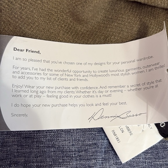 Dennis basco Boutique Unisex Olive Green 78” 30% Wool Scarf with Fringe - Picture 3 of 5